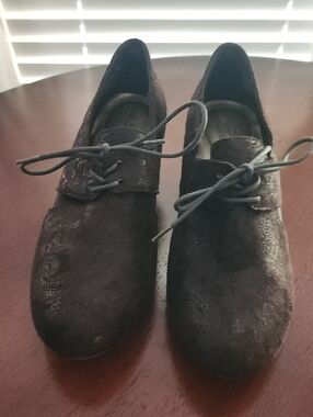 Soft Style Dark Brown Paisley Lace-Up Heels